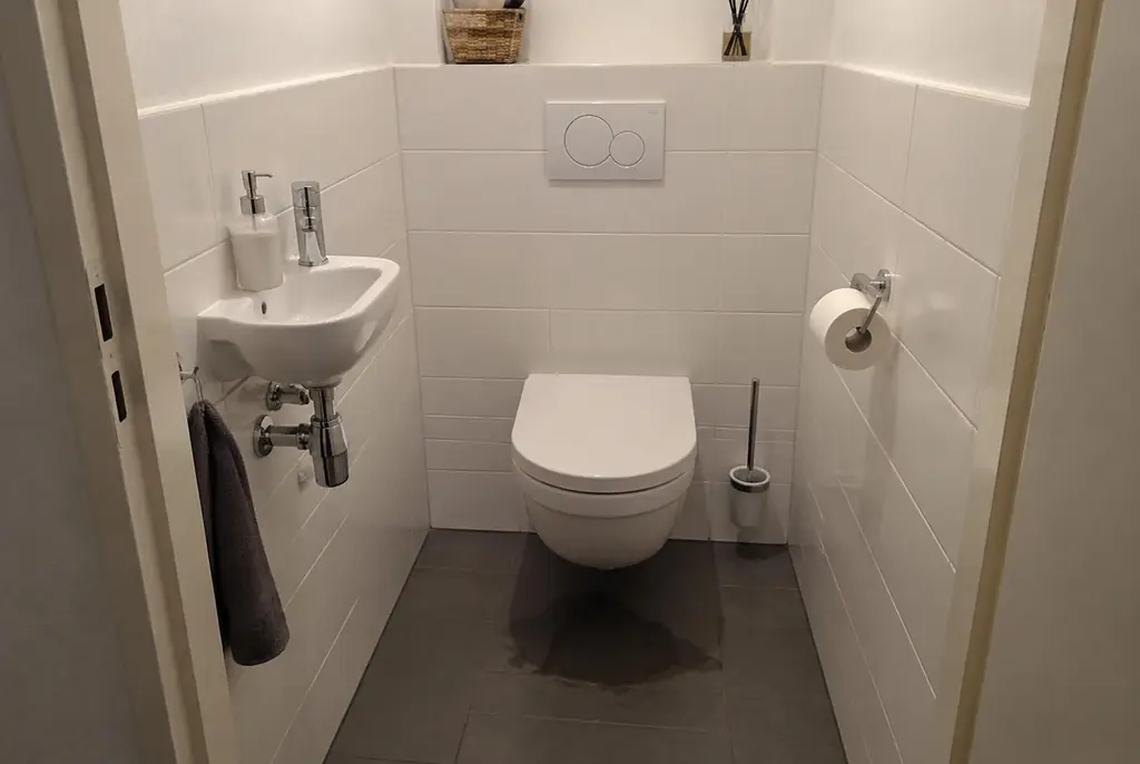 Lekdetectie Hendrik-Ido-Ambacht – natte vloer bij een toilet